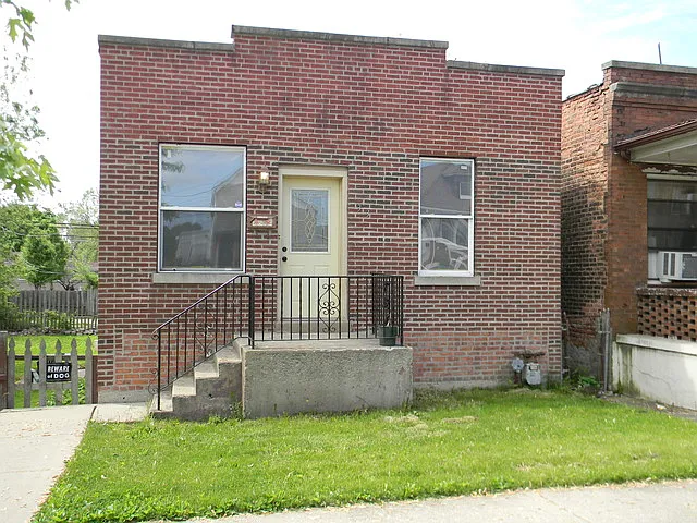334 E 22nd St photo 1