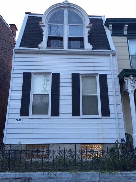1st image of 2241 Stratford Ave