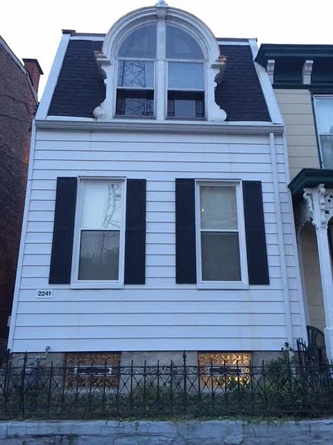 2241 Stratford Ave
