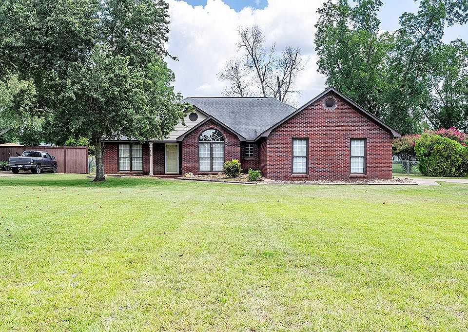 1st image of 129 Winchester Dr