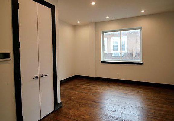 3rd image of 340 Irving Ave #2F