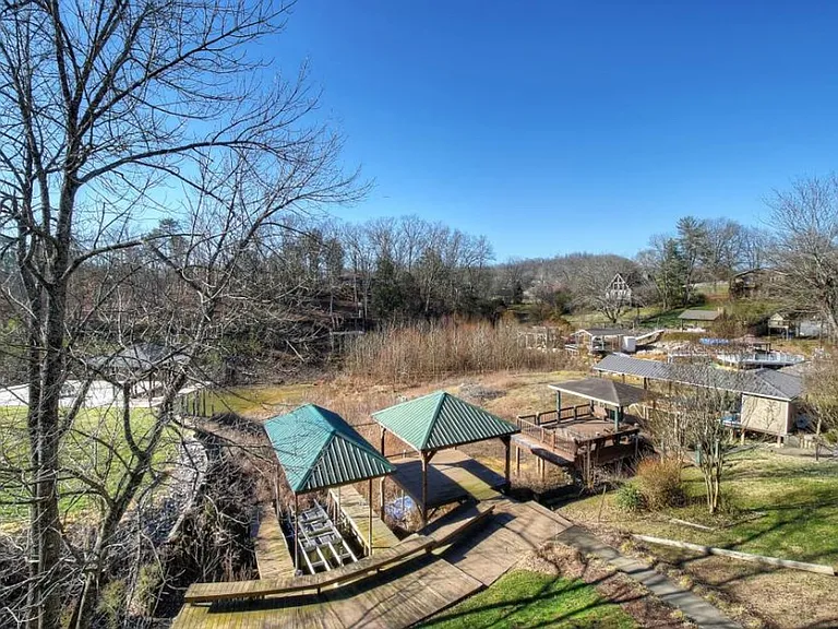 121 Lake Haven Dr — Photo 14
