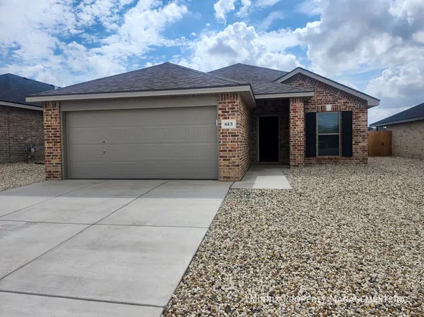 613 E 16th St, Wolfforth, TX 79382