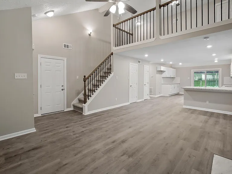 6 Green Field Pl — Photo 5