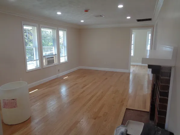 114 Payson Rd Floor 2, Belmont, MA 02478