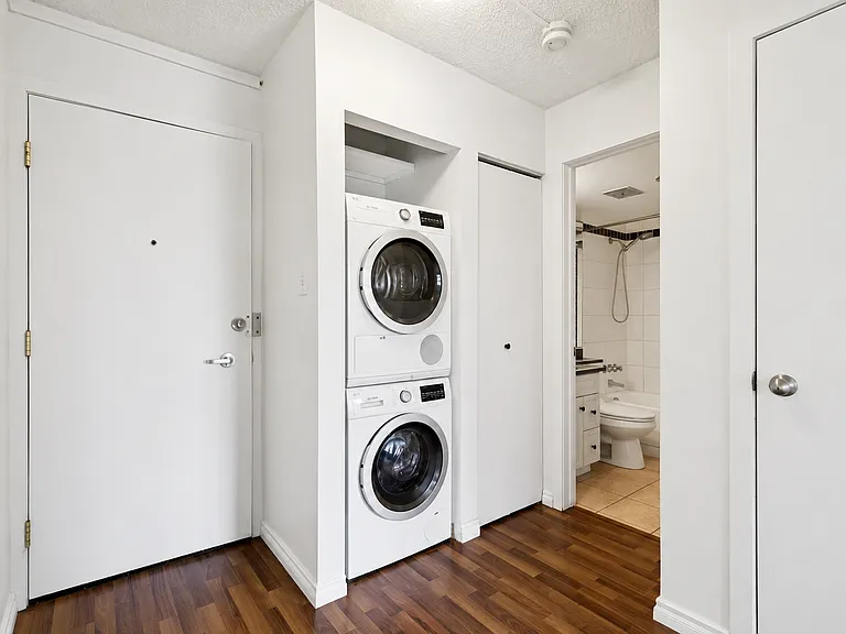 110 24th Ave SW #305 — Photo 8