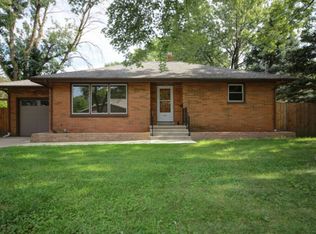 605 G H Baker Dr, Urbana, IL 61801