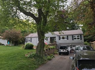 135 Brentwood Rd, Newington, CT 06111