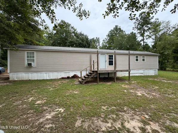 120 Spruce Pne, Lucedale, MS 39452