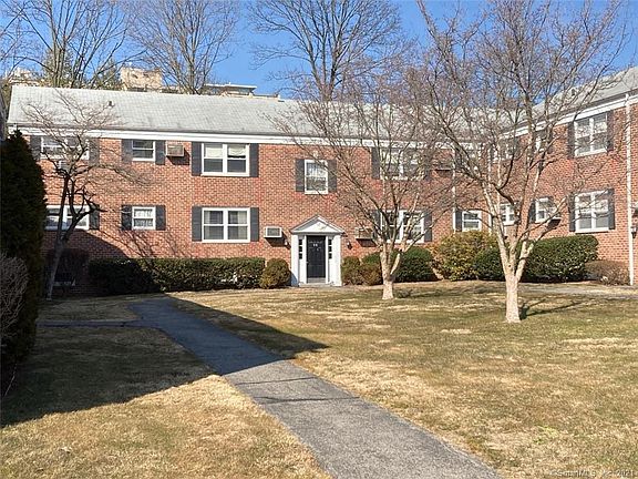 2nd image of 98 Strawberry Hill Ave APT 3
