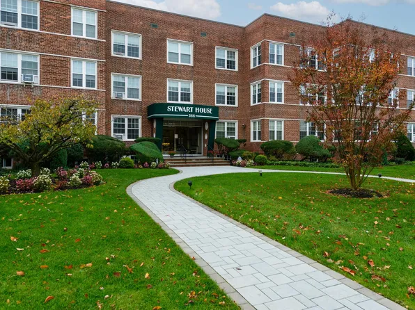 366 Stewart Avenue #A8, Garden City, NY 11530
