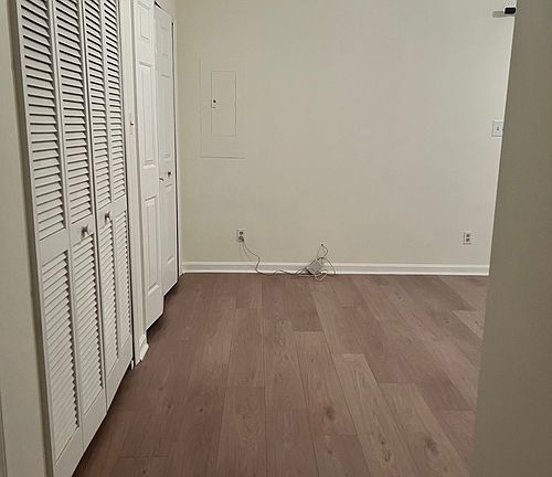 5th image of 211 Clint Ln