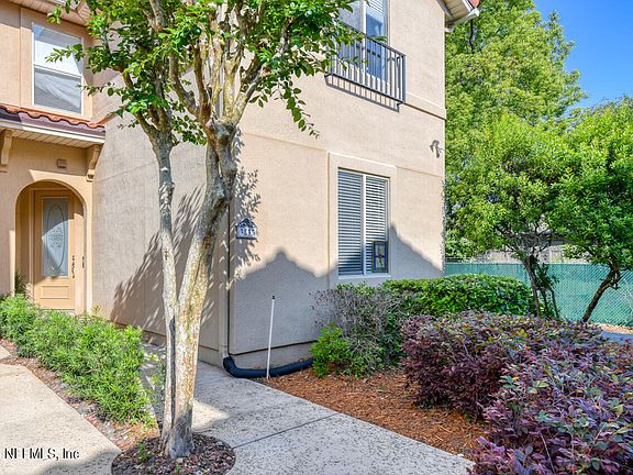 4th image of 3835 LA VISTA Circle