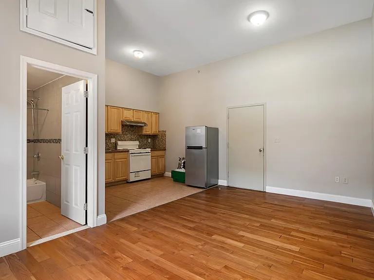 1017 Arch St #4A — Photo 4
