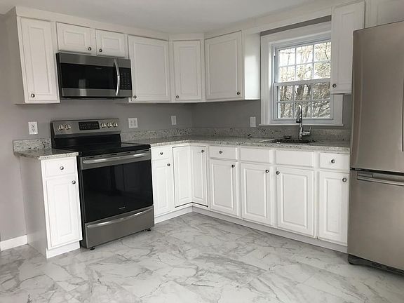 4th image of 26 Pleasant Pl