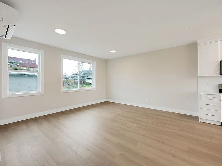 710 Catherine St — Photo 58