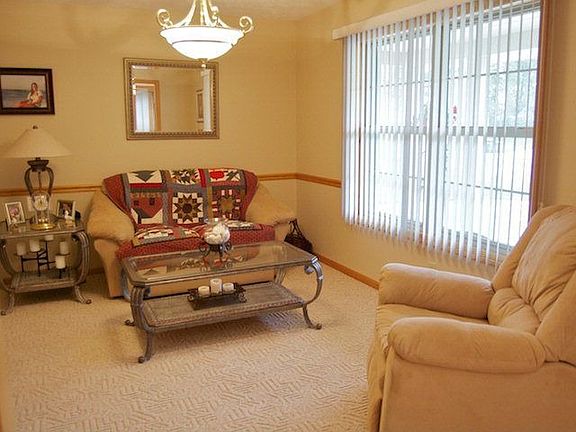 4th image of 640 Overbrook Ct