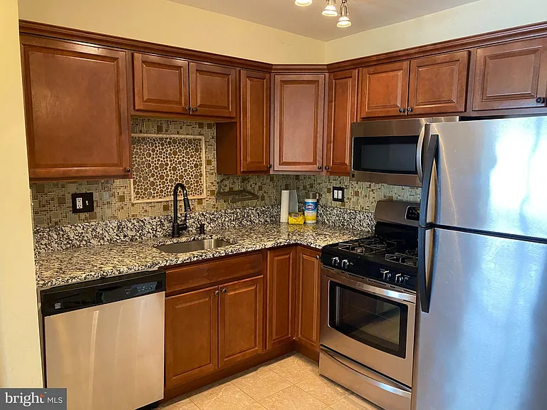 5800 Cove Landing Rd #201 — Photo 7