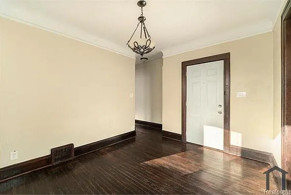 2 bed, 900 sqft, $1,200 — Photo 3