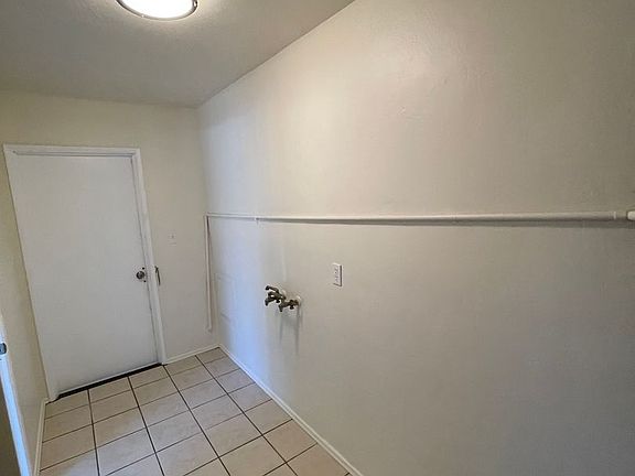 3rd image of 829-831 10th St #829