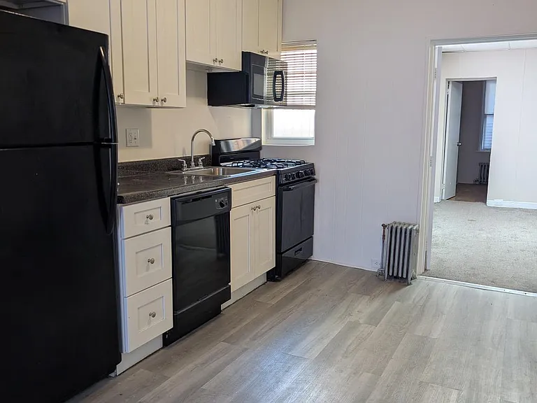 509 Snyder Ave — Photo 4
