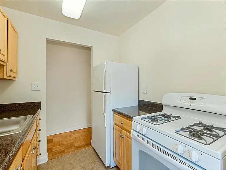 Chillum Apartments — Photo 5