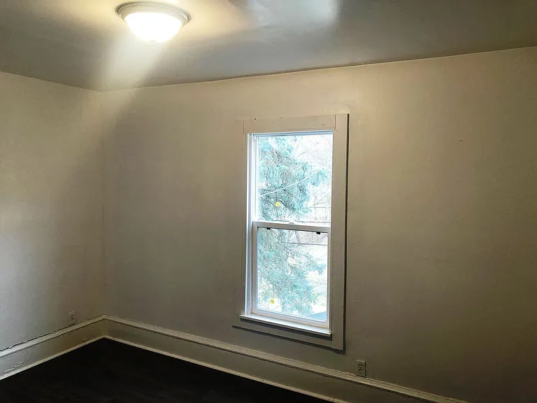 1127 Victory St — Photo 11