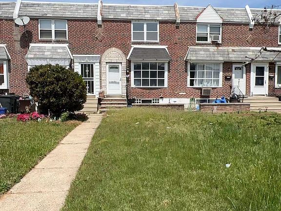 2nd image of 2135 Devereaux Ave
