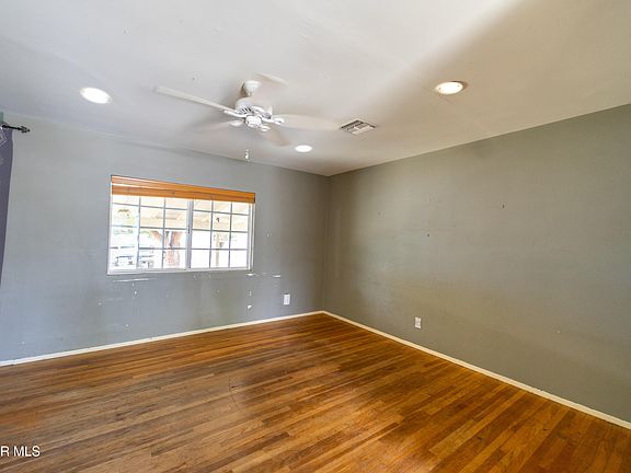 4th image of 7435 Corbin Ave