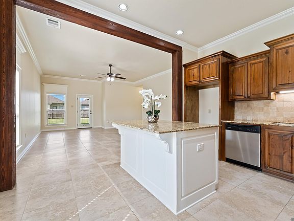 2nd image of 1660 Seville Dr