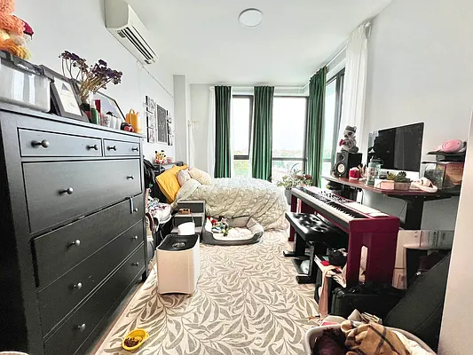 Rented by ERNY LLC | media 13