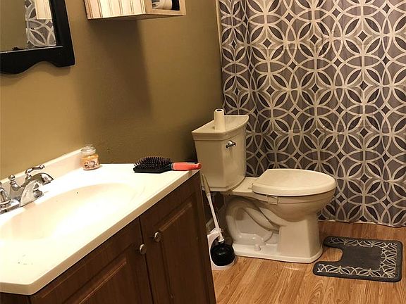 4th image of 20833 Woodwind Dr