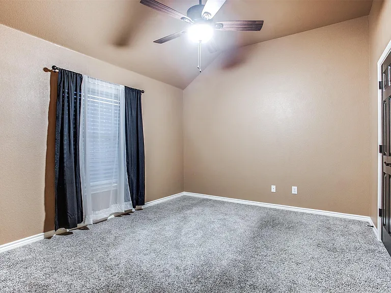 2318 Sparrow Dr — Photo 20