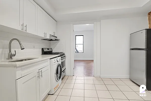 Rented by REZI | media 11