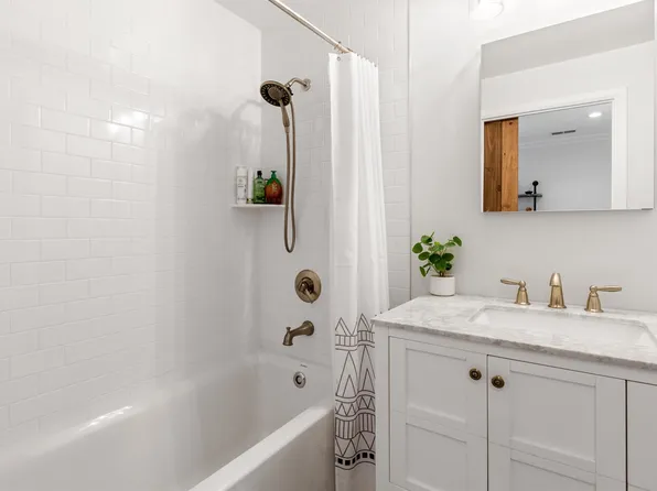 600 Harbor Boulevard image 15 of 21