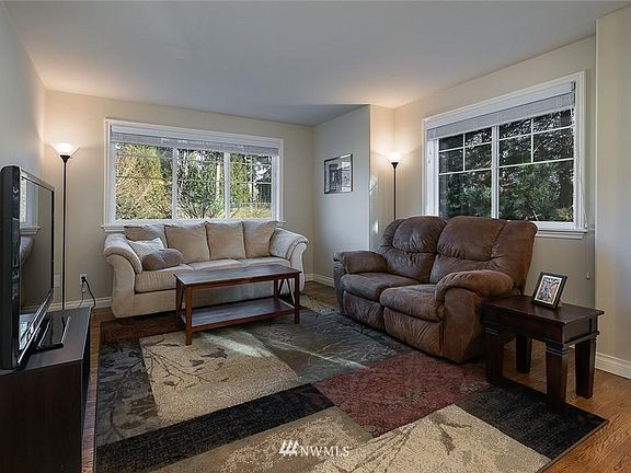 3rd image of 21416 50th Ave W #4