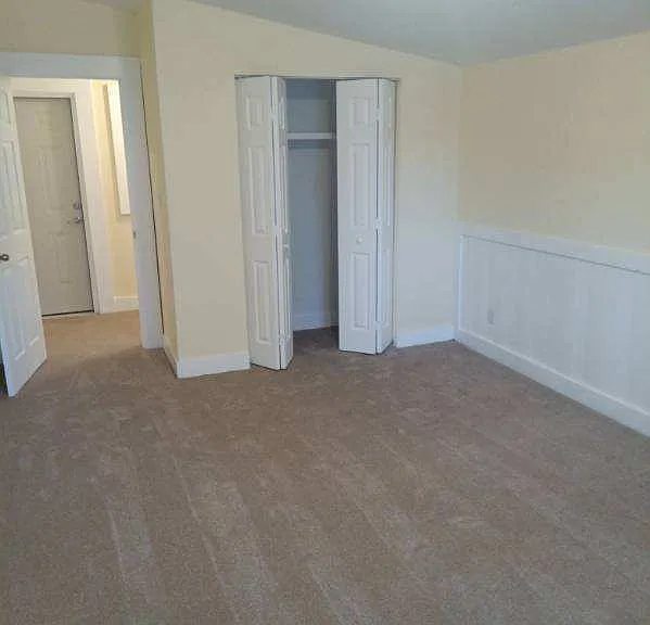 319 S Lee St — Photo 15