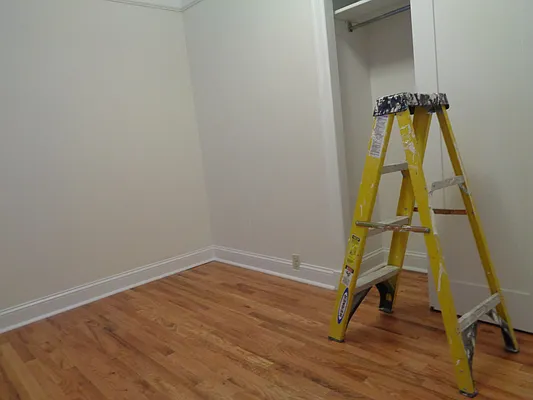 Rented by Zikos Realty Services | media 11