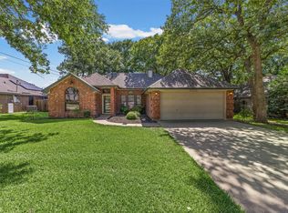 664 Parkridge Blvd, Burleson, TX 76028