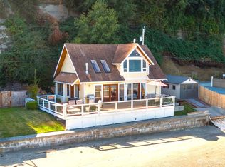 5979 Hastings Rd, Clinton, WA 98236