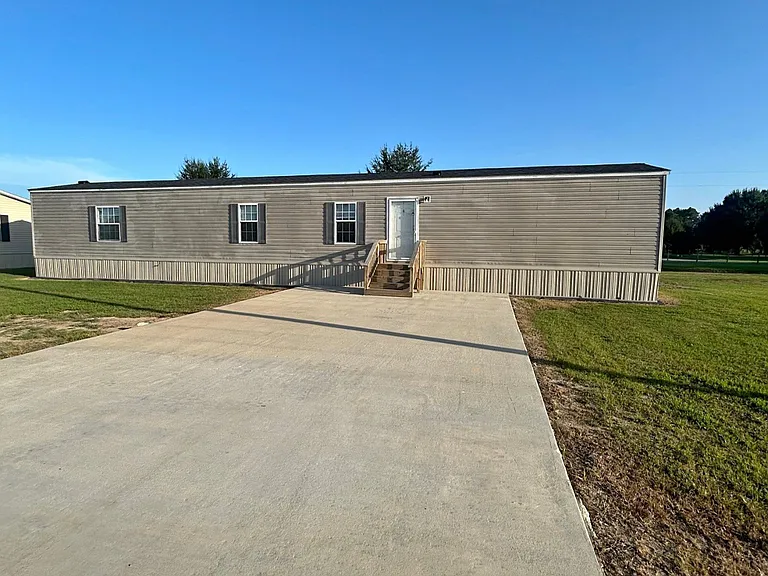 120 Harvey Rd — Photo 1