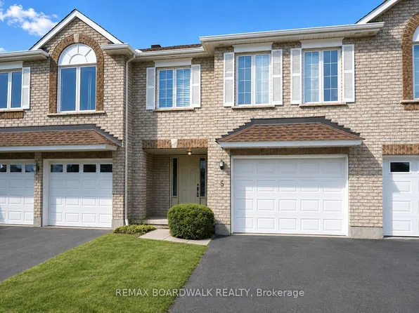 5 Maple Park Point, Ottawa, ON K1T 4A6