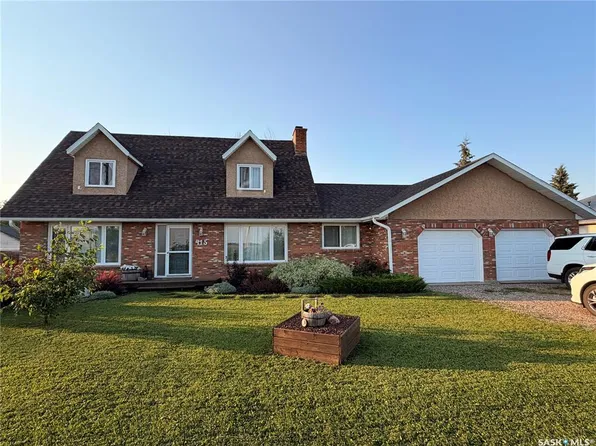 415 9th AVENUE E, Meadow Lake, SK S9X 1H1