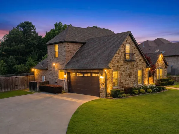 1613 Olympic Dr, Longview, TX 75605