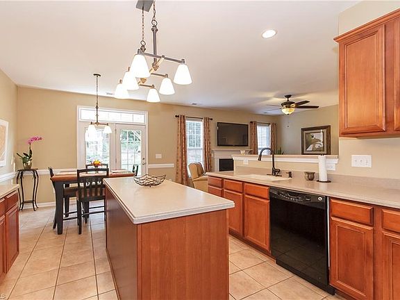 3rd image of 6505 Collonade Ct