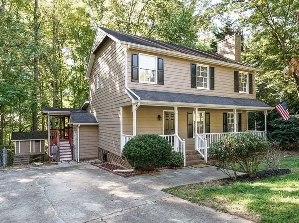 911 Balmoral Dr, Cary, NC 27511