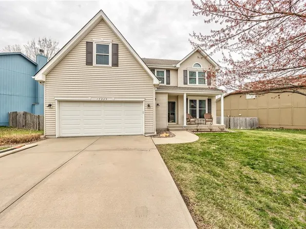 17223 W 157th St, Olathe, KS 66062