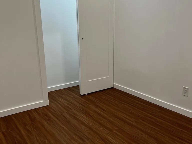 Closet in the 1st Bedroom