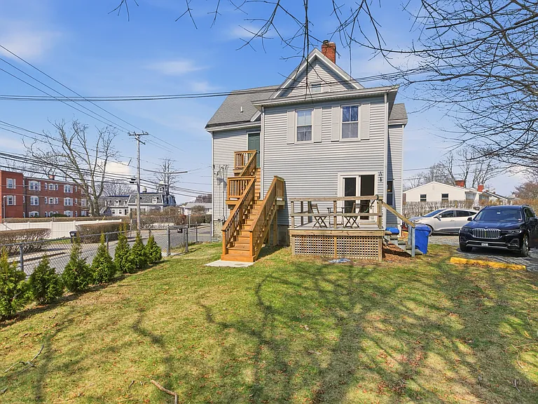 22 Summer St — Photo 28