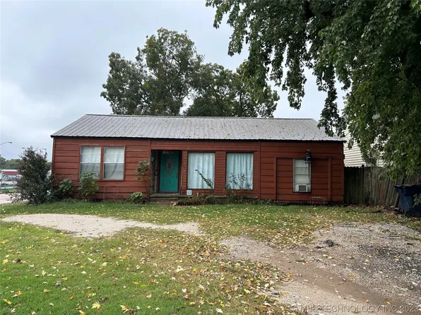127 E 3rd St, Ada, OK 74820